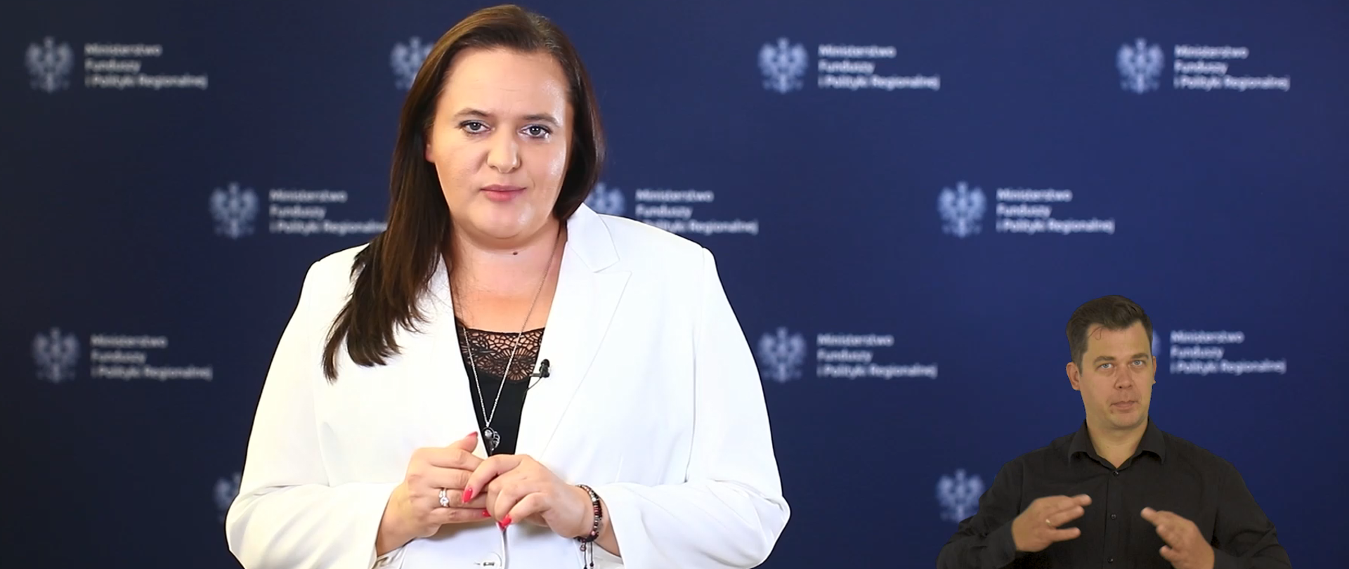 Minister Jarosińska-Jedynak otwierająca Konferencję Smart Living – dobre praktyki. 
