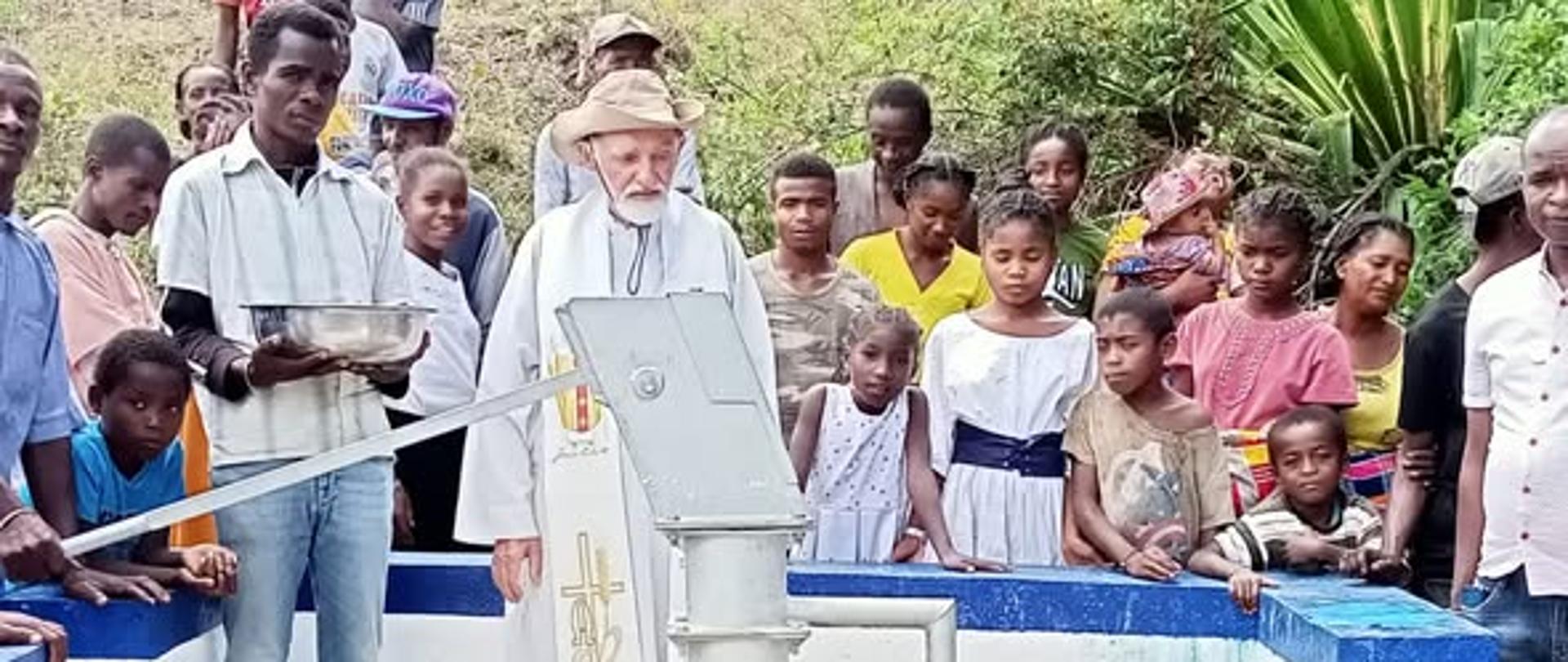 Nowa studnia w Manalo już działa! RZGW w Rzeszowie wspiera dostęp do czystej wody na Madagaskarze