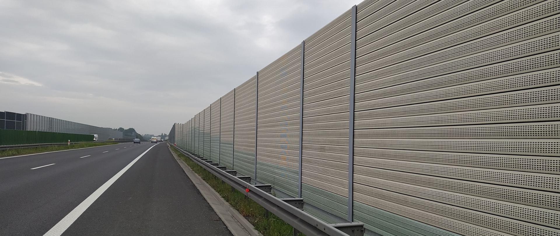 zdjęcie ekranów akustycznych