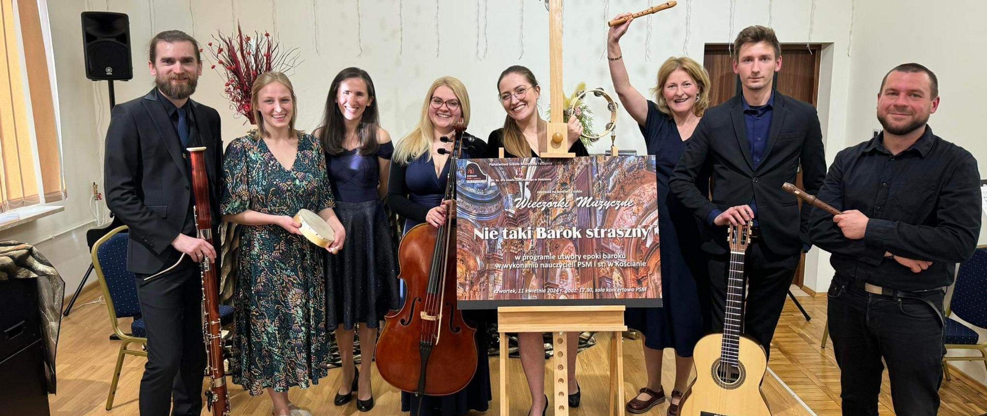 wykonawcy koncertu "Nie taki Barok straszny" w sali koncertowej szkoły