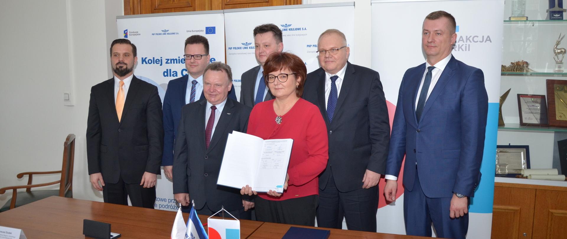 Wiceminister A. Bittel uczestniczył w podpisaniu umowy na przebudowę stacji Warszawa Główna