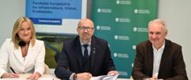 Robert Gajda, Zastępca Prezesa Zarządu NFOŚiGW podczas podpisywania umowy.