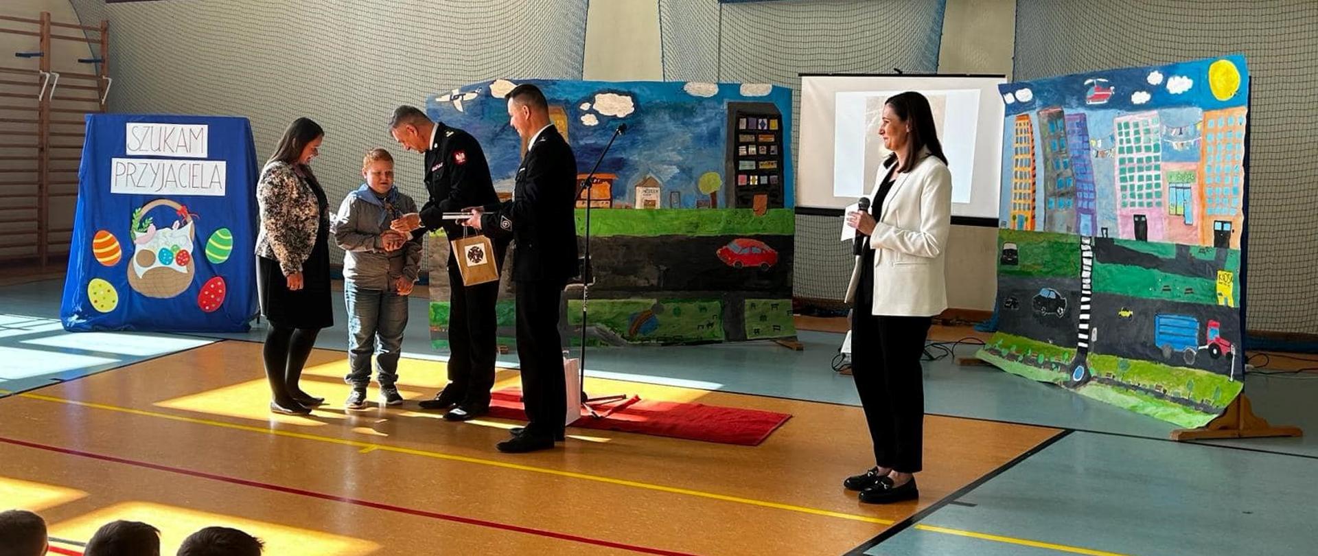 Uroczysty apel w SP Raba Wyżna