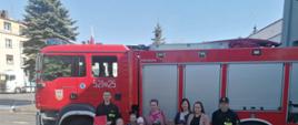 Przedszkolaki i Młodzież Szkolna na terenie Jednostki Ratowniczo - Gaśniczej w Obornikach.