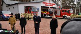 premier Mateusz Morawiecki, minister Anna Moskwa, minister Mariusz Kamiński i generał Andrzej Bartkowiak, Komendant Główny Państwowej Straży Pożarnej, podczas konferencji 14 lutego 2023 r. w Otwocku-Jabłonnie