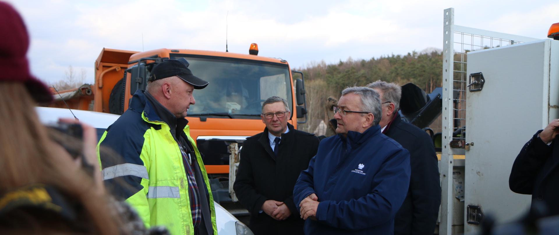 Minister infrastruktury Andrzej Adamczyk w Chłopicach (woj. podkarpackie)