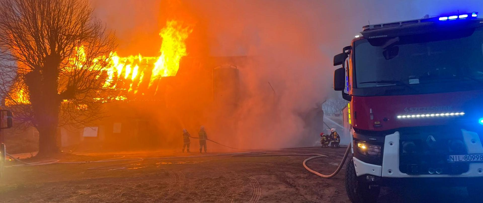 Rozwinięty pożar w momencie przyjazdu straży 