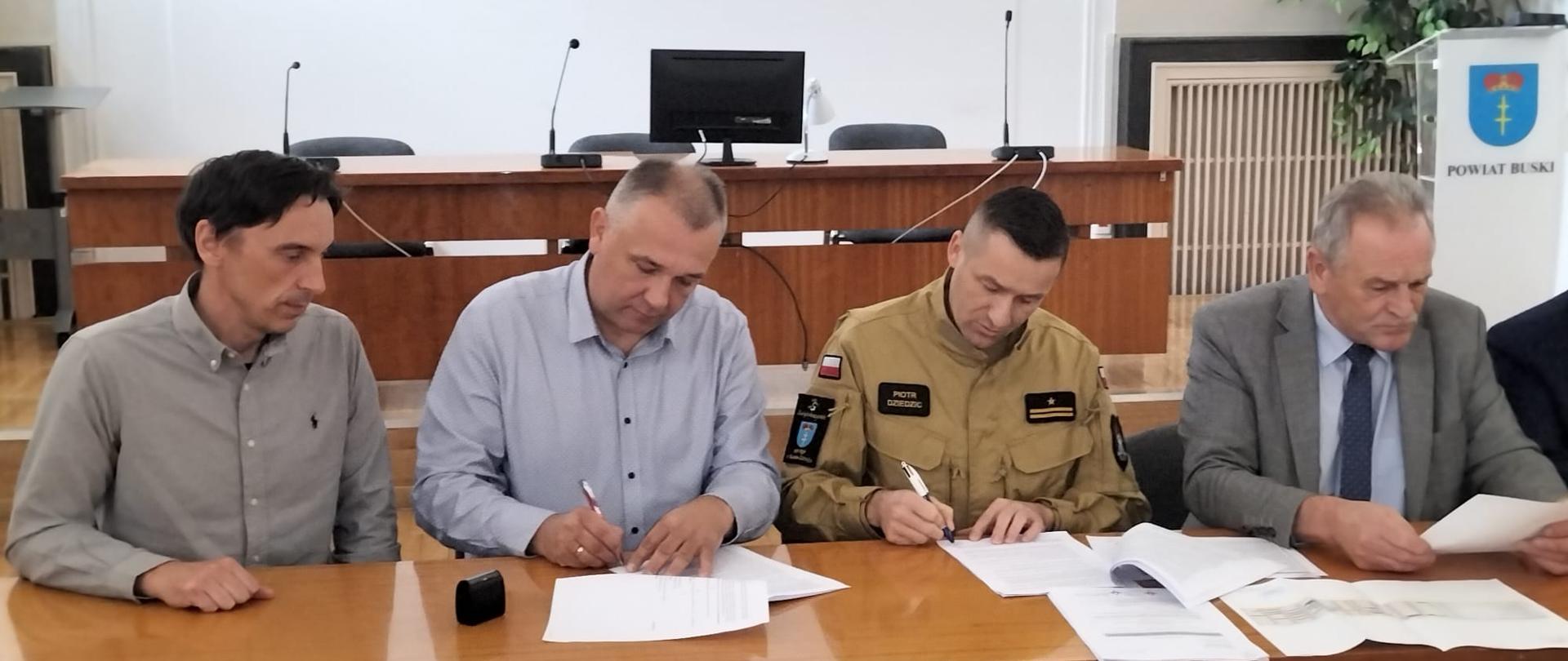 Podpisanie umowy na budowę magazynu OC w Busku-Zdroju