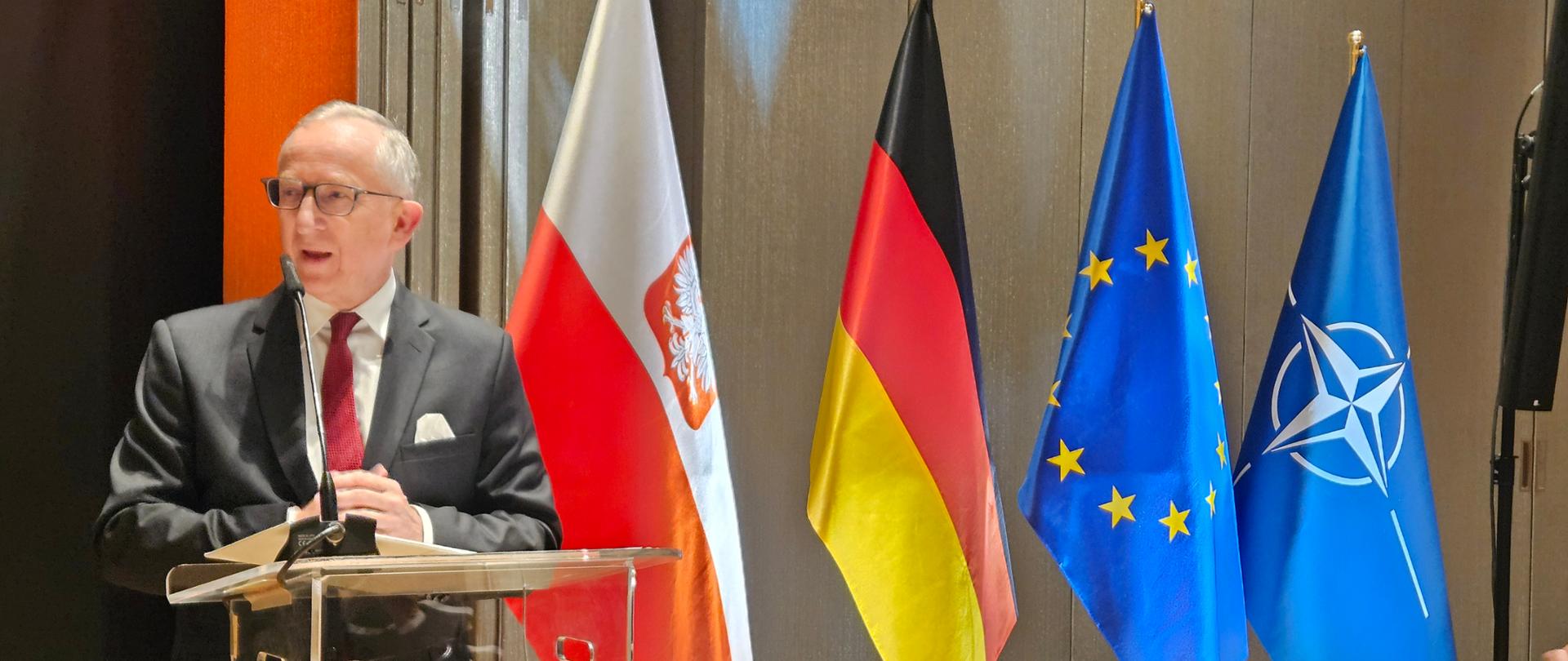 Dyrektor Niemieckiego Instytutu Spraw Polskich uhonorowany odznaką „Bene Merito”.