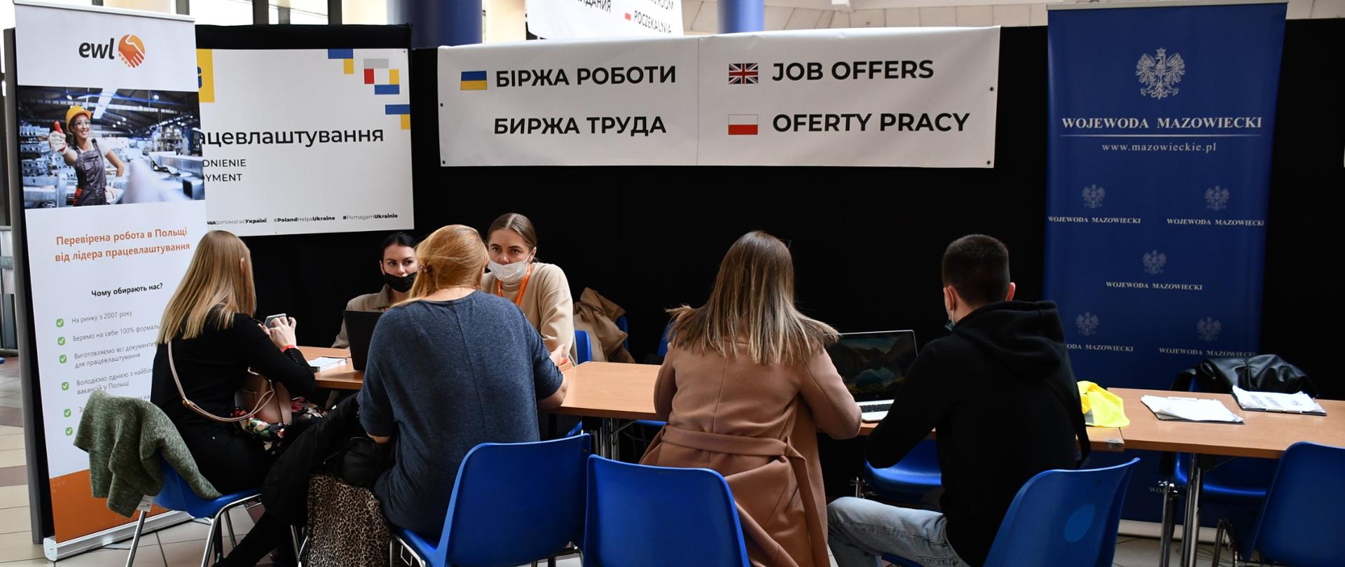 Punkt koordynacji pracy dla uchodźców na Torwarze