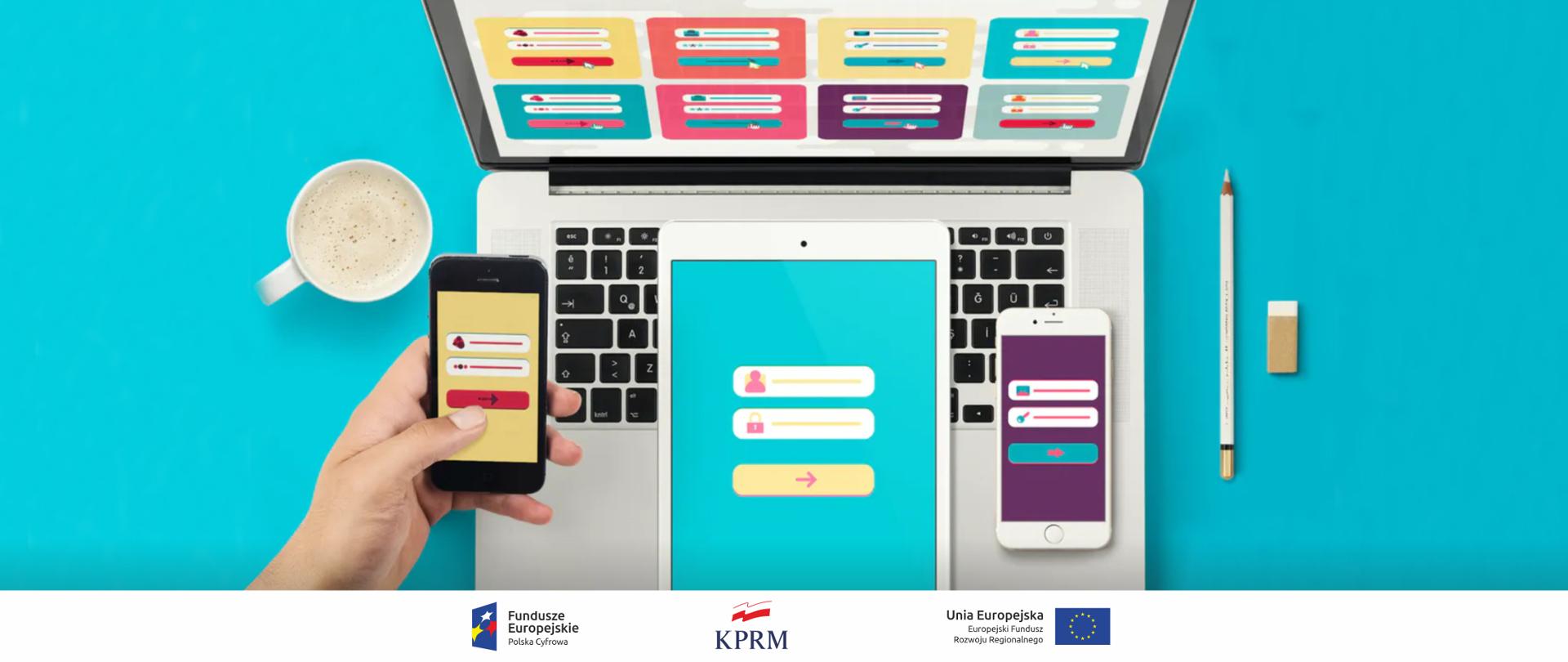 Grafika na błękitnym tle. Na pierwszym planie klawiatura laptopa. Leżą niej tablet i smartfon, z lewej strony dłoń trzymająca telefon komórkowy. Na ekranach wszystkich urządzeń widoczne pola logowania.