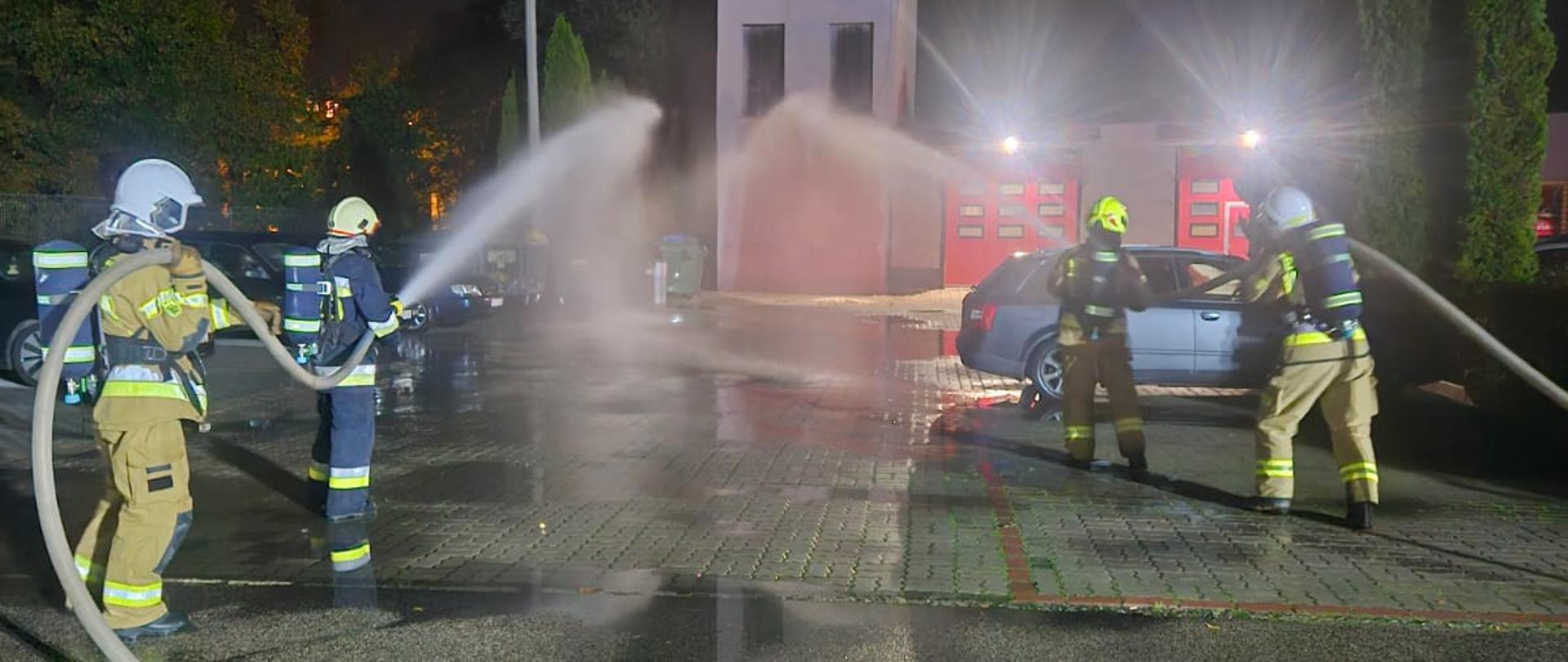 Noc. Trwa szkolenie strażaków ratowników OSP kurs jednolity