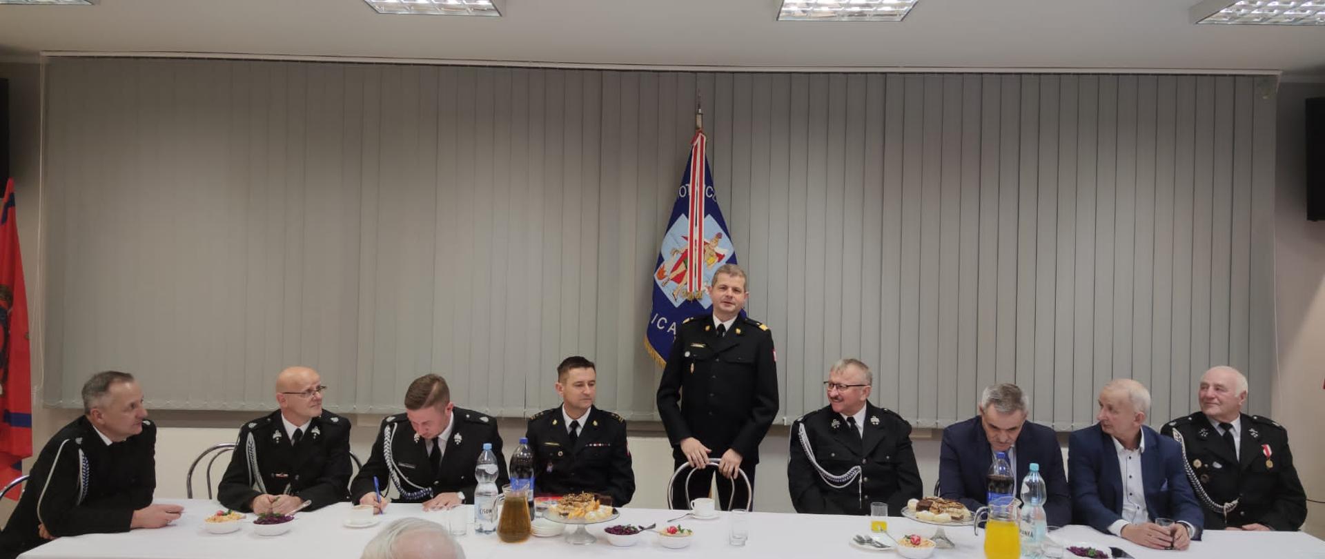 Wystąpienie Komendanta Wojewódzkiego PSP podczas zebrania w OSP Kwielice