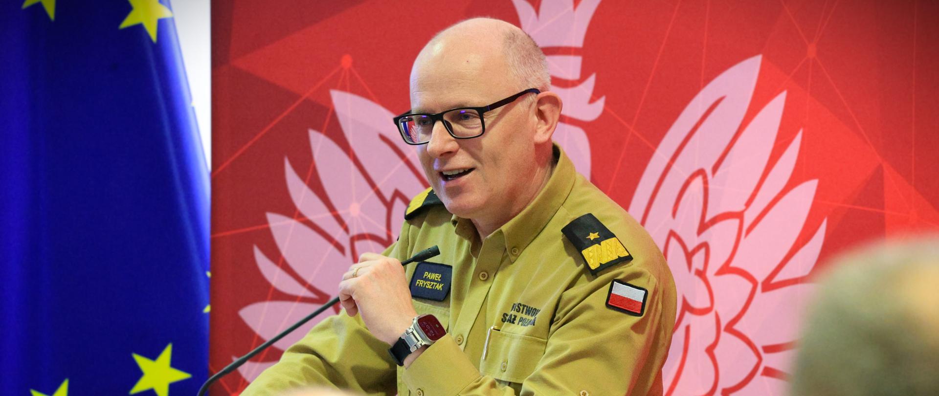 Podlascy strażacy podsumowali miniony rok podczas spotkania zorganizowanego w piątek 6 lutego 2026 r. w siedzibie Podlaskiego Urzędu Wojewódzkiego w Białymstoku - na zdjęciu nadbryg. Paweł Frysztak