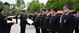 Powiatowe obchody dnia strażaka w Namysłowie. Wręczenie dyplomów z okazji 30 lecia KSRG.