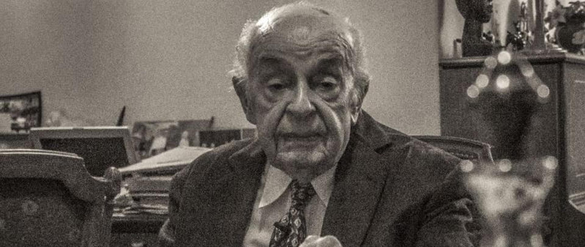 El mayor Stosław Kowalski fue condecorado en Buenos Aires con la Medalla de Oro "Por los aportes a la defensa de la patria"