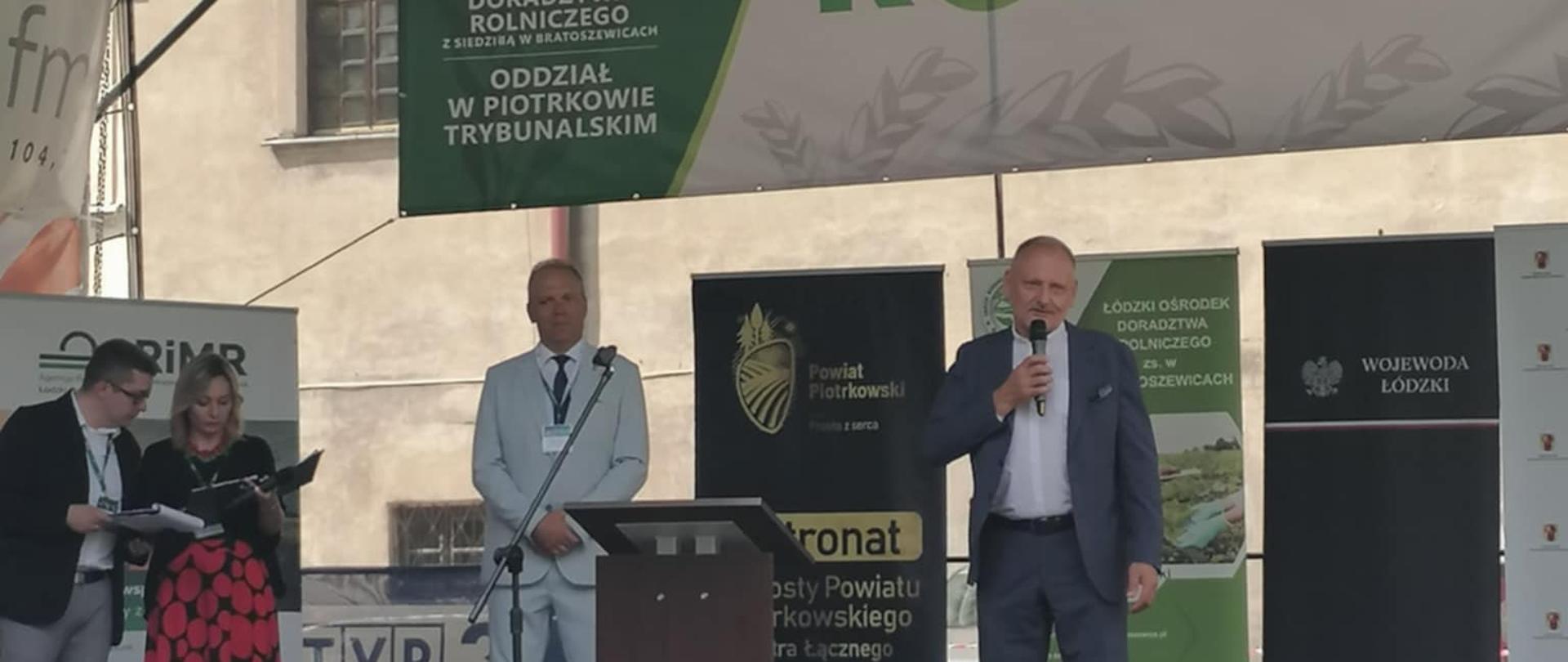 Pan Dyrektor Włodzimierz Małecki podczas przemówienia