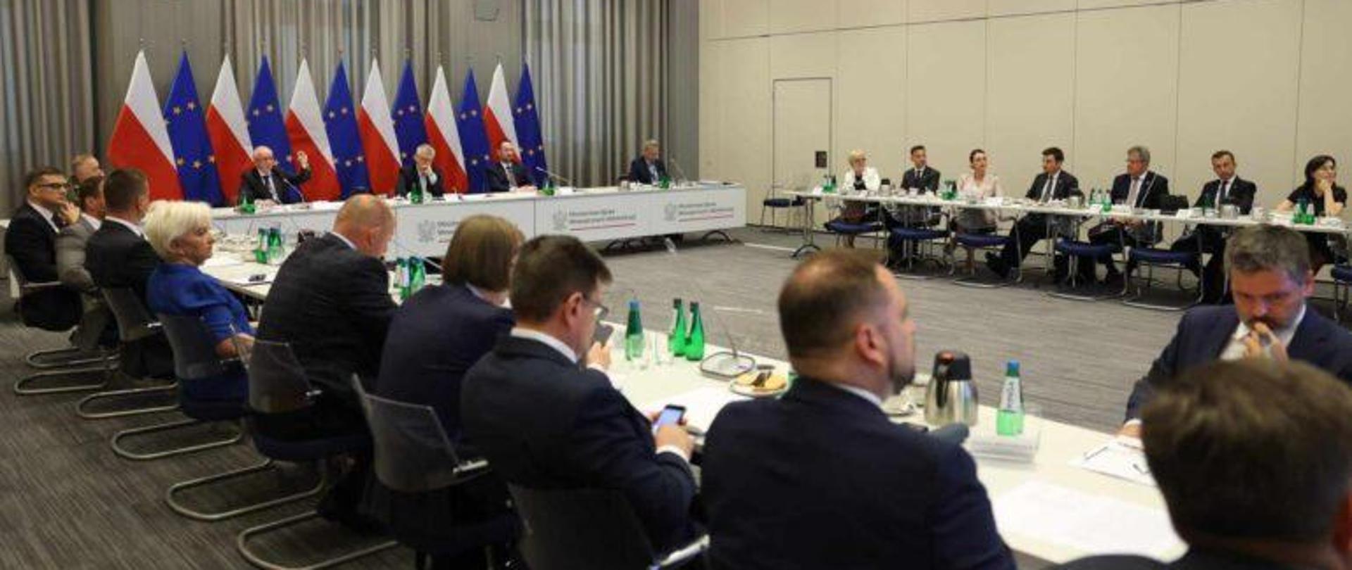 Uczestnicy spotkania wojewodów w MSWiA