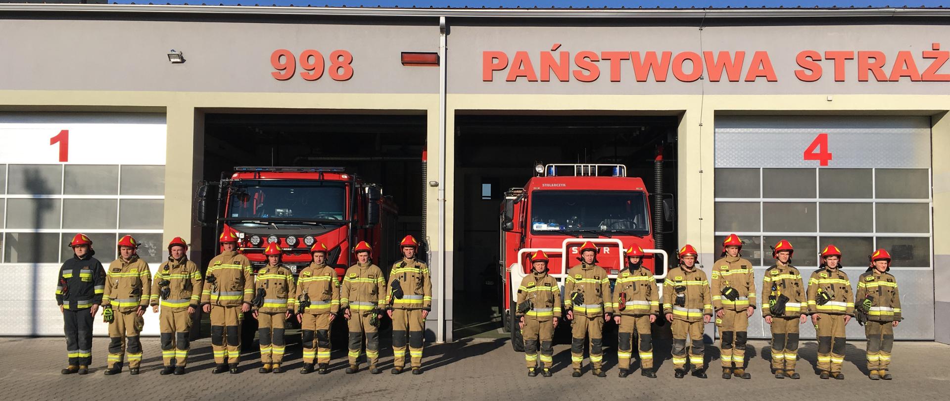 Zbiórka strażaków podczas akcji - Minuta ciszy dla poległych strażaków z Ukrainy