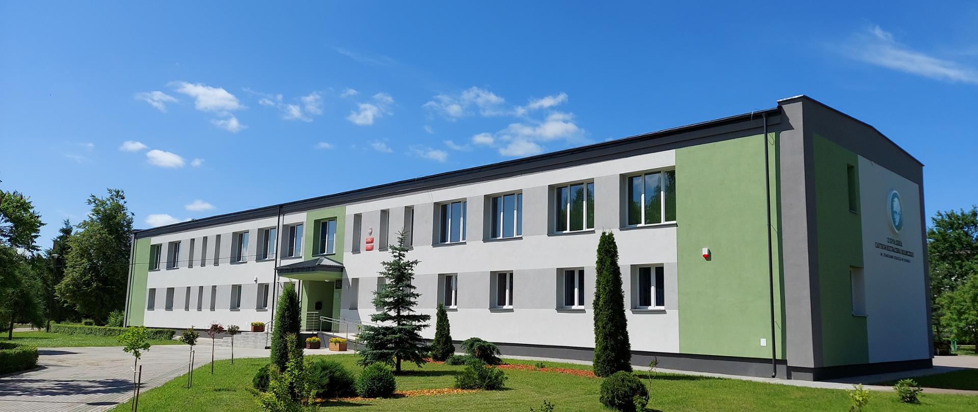 Widok na budynek szkoły