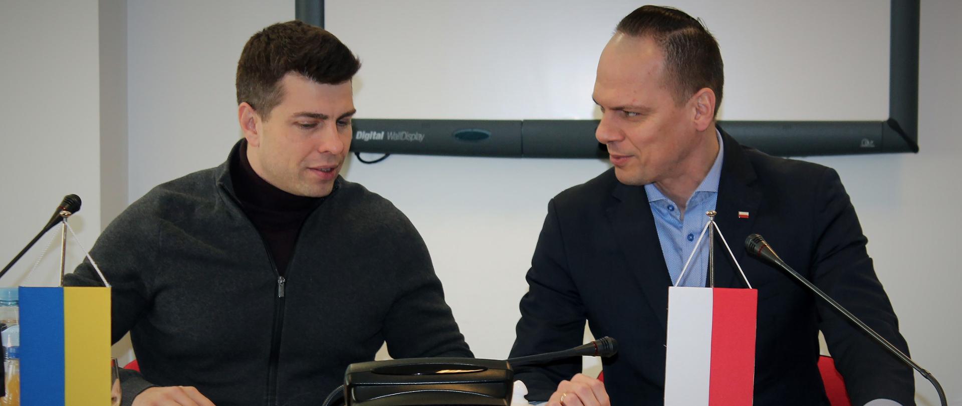 Wiceminister infrastruktury Rafał Weber ze swoim ukraińskim odpowiednikiem Serhiyem Derkachem