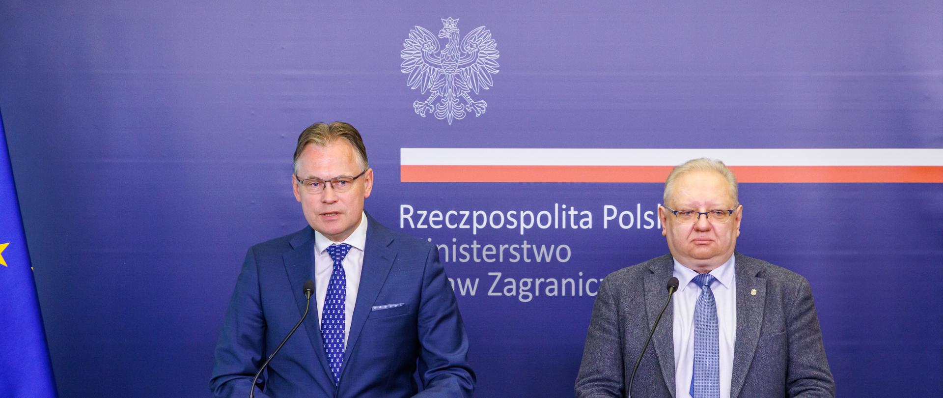 Sekretarz Stanu Arkadiusz Mularczyk i prof. Konrad Wnęk 
