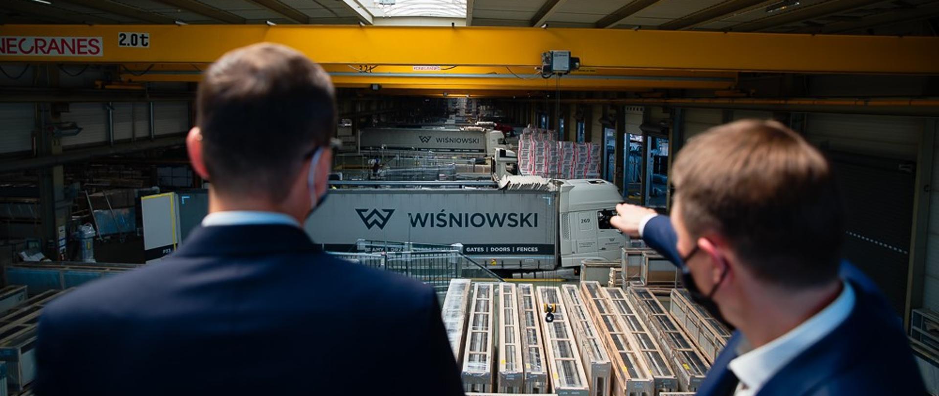 Premier zwiedza firmę Wiśniowski.