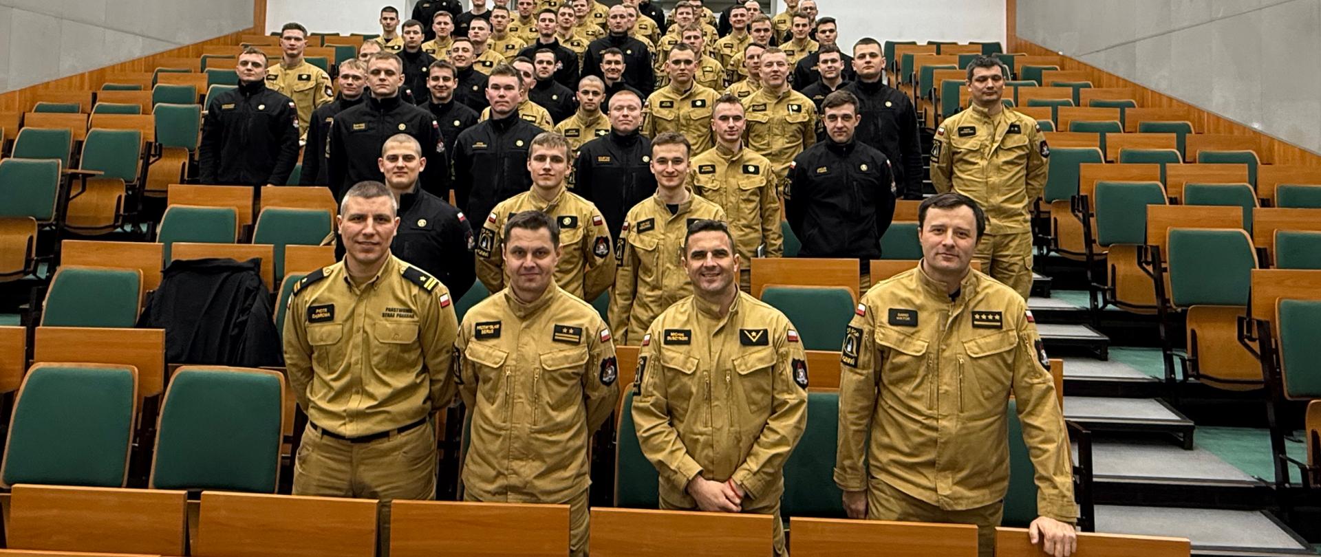 Prelekcja na temat organizacji działań ratowniczych podczas gaszenia pożaru składowiska materiałów gumowych