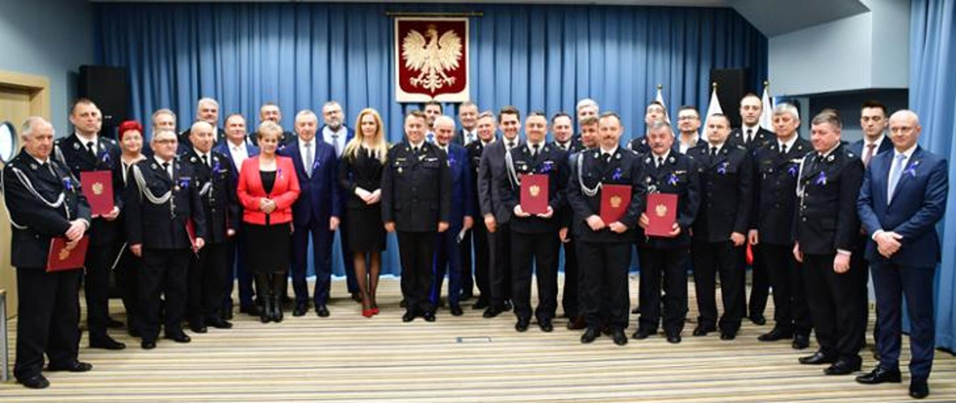 Zbiórka z okazji wręczenia promes na zakup samochodów ratowniczo-gaśniczych dla jednostek Ochotniczych Straży Pożarnych woj. mazowieckiego. pow garwoliński