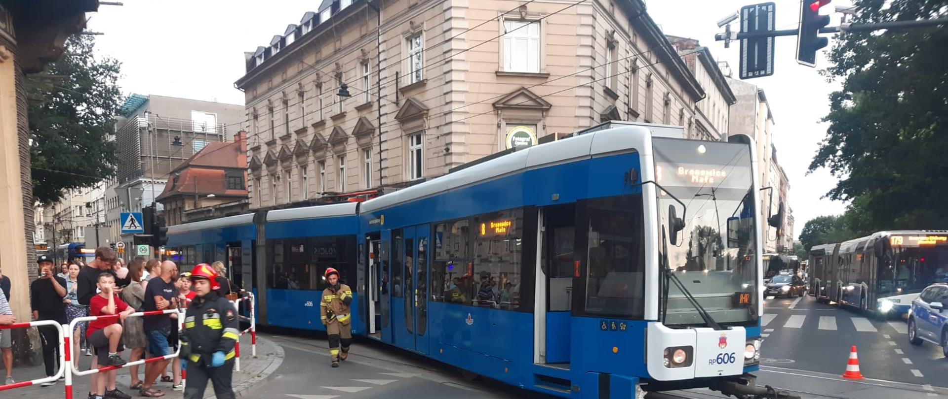 rozbity po kolizji tramwaj