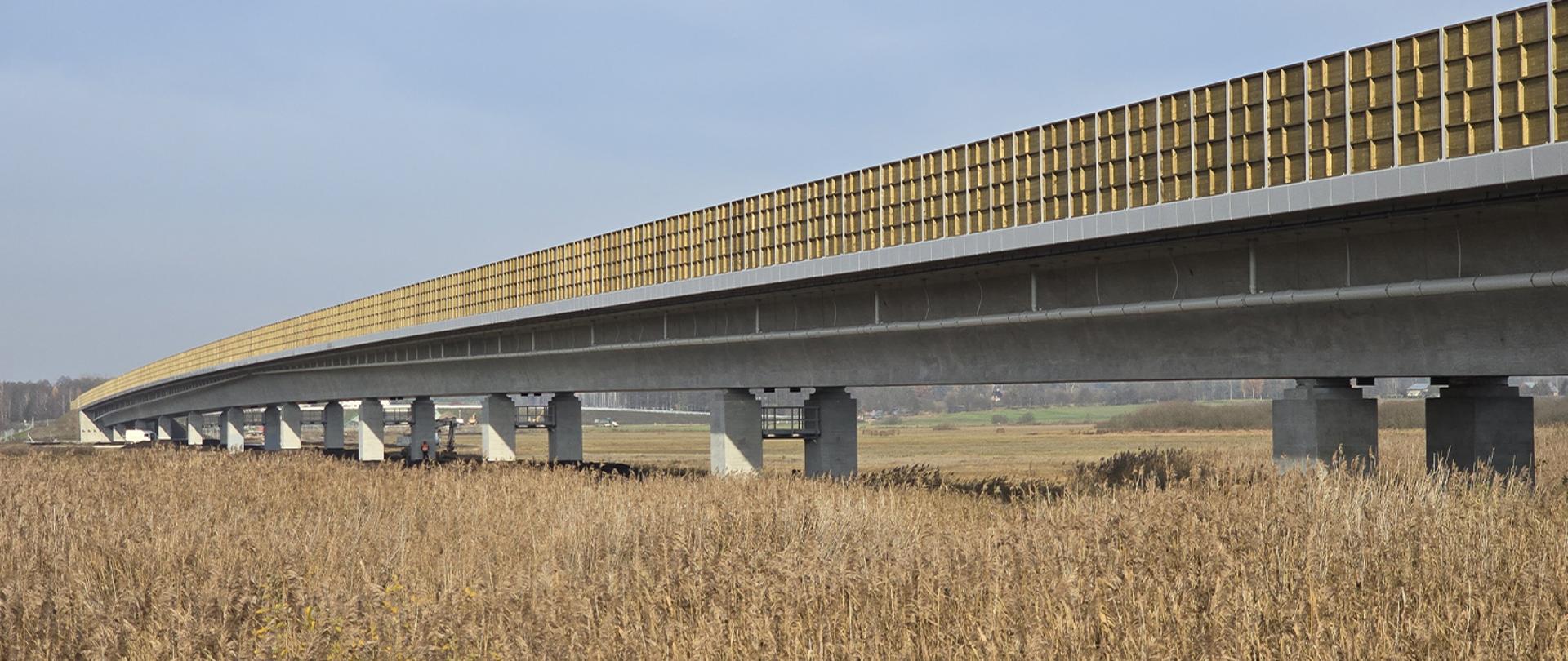 Estakada na obwodnicy Sztabina nad doliną Biebrzy