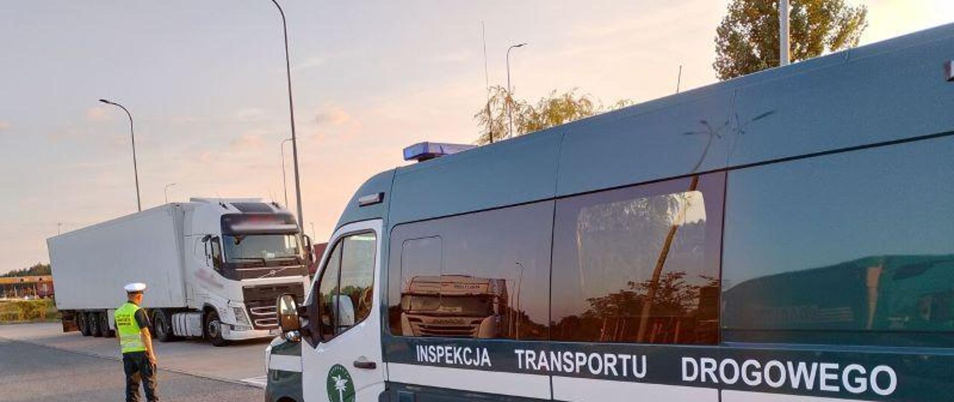 Pojazd ITD na tle kontrolowanej ciężarówki