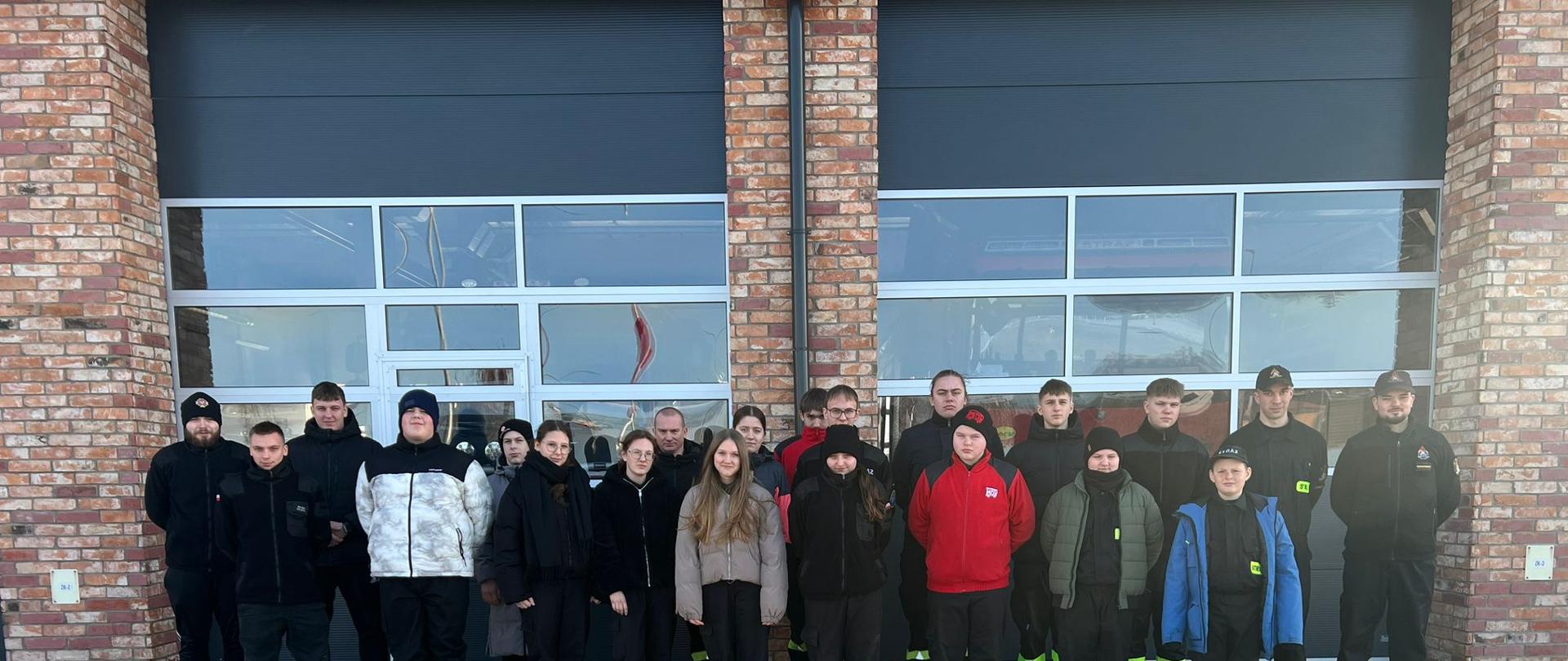 Na zdjęciu jedna z grup Młodzieżowej Drużyny Pożarniczej z Warlubia