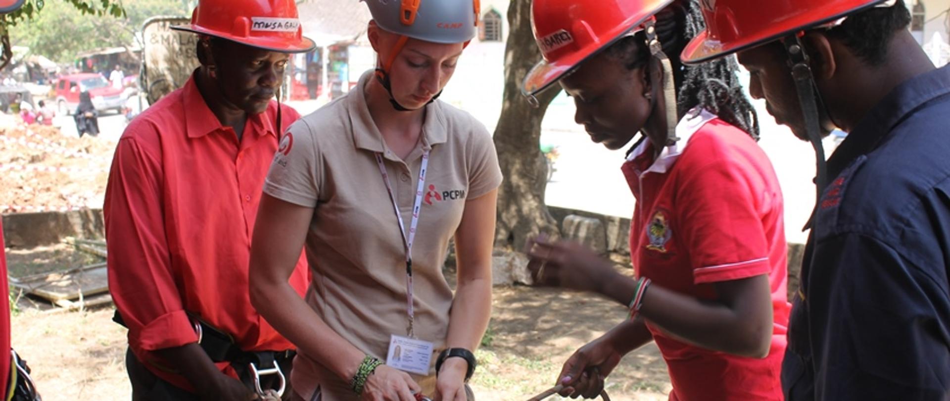 Szkolenie strażaczek w Kenii