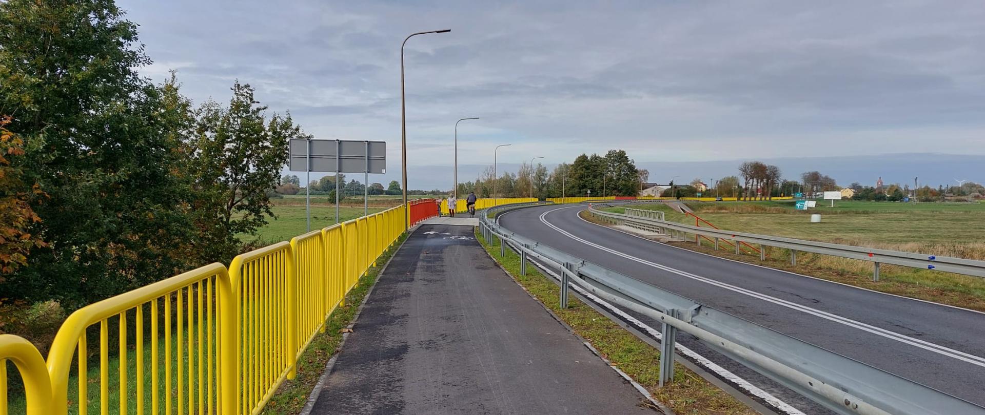 ścieżka pieszo rowerowa Darłowo-Rusko przy DK37