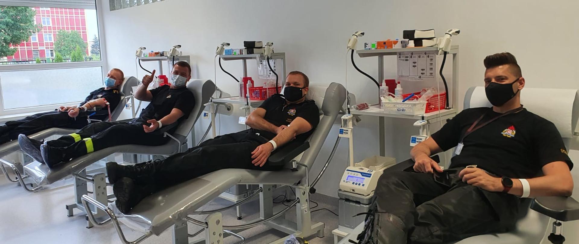 JEDEN ZA WSZYSTKICH, WSZYSCY ZA JEDNEGO!