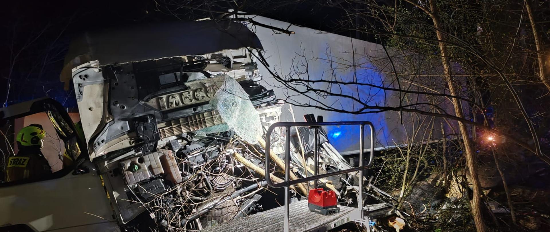 WYPADEK DROGOWY W MIEJSCOWOŚCI BIERZWIENNA DŁUGA