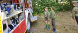 Wizyta strażaków na obozie harcerskim