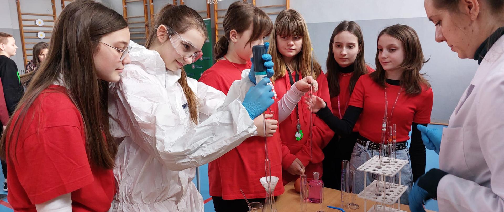 Pracownicy CLB GIOŚ odwiedzili jedną z mazowieckich szkół w ramach akcji Poznajmy środowisku