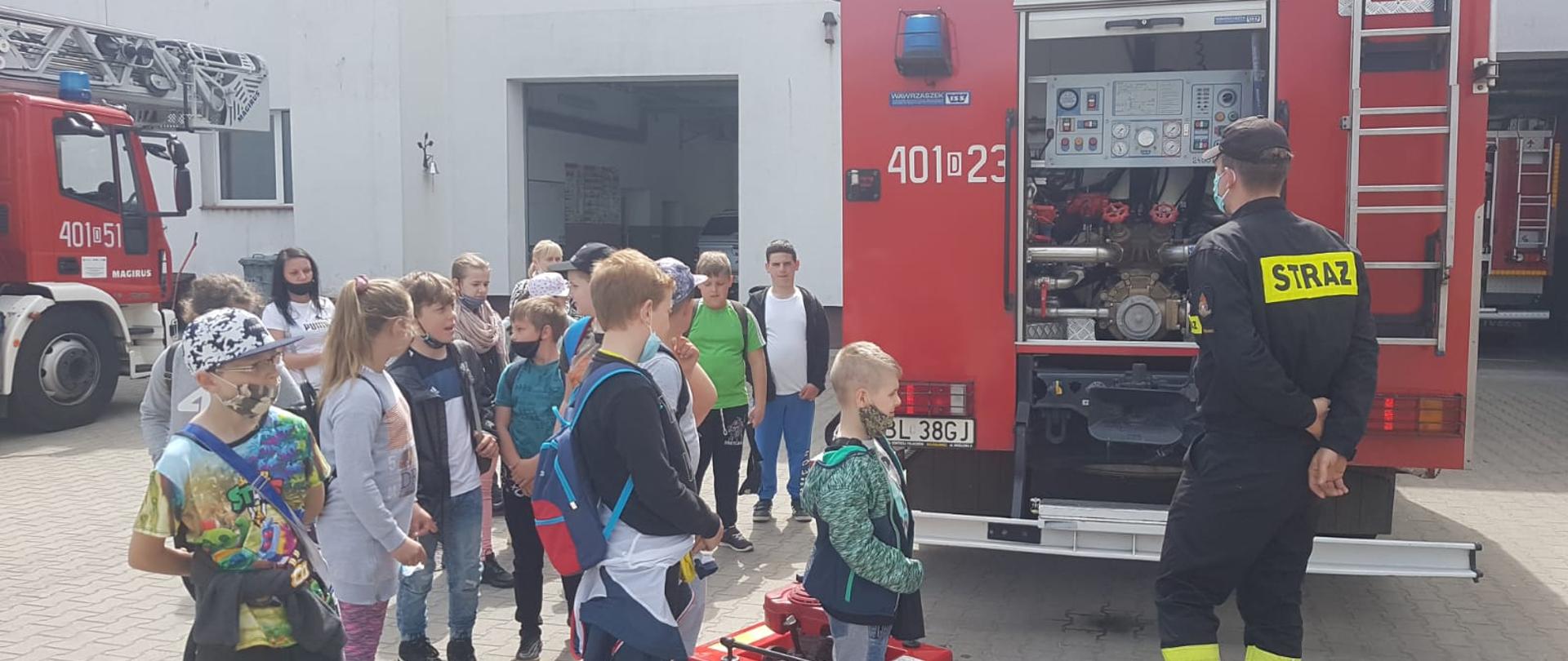 Wycieczka dzieci do KP PSP B-c