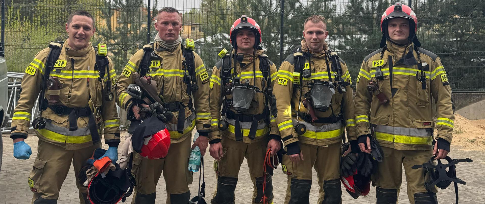 Zespół ostrowskich strażaków