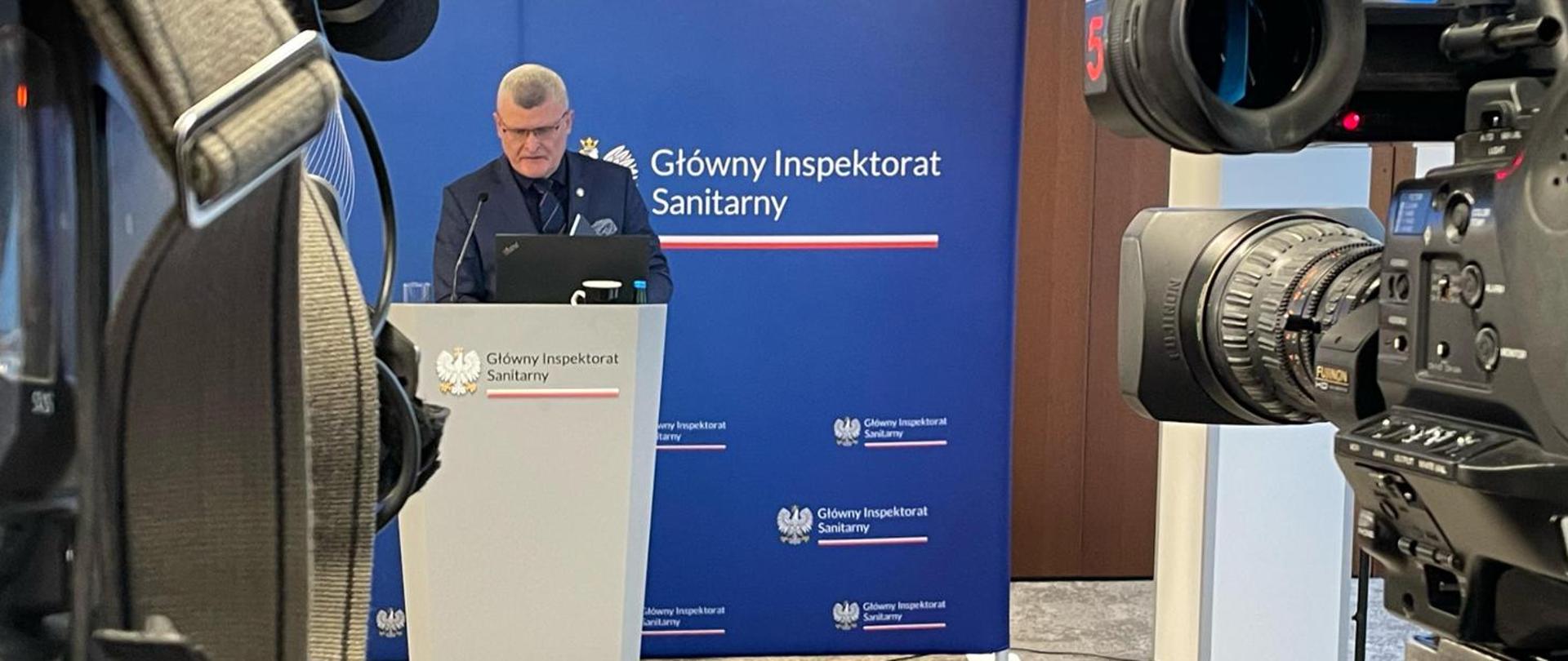 Główny Inspektor Sanitarny o bieżącej sytuacji epidemiologicznej i infekcjach sezonowych