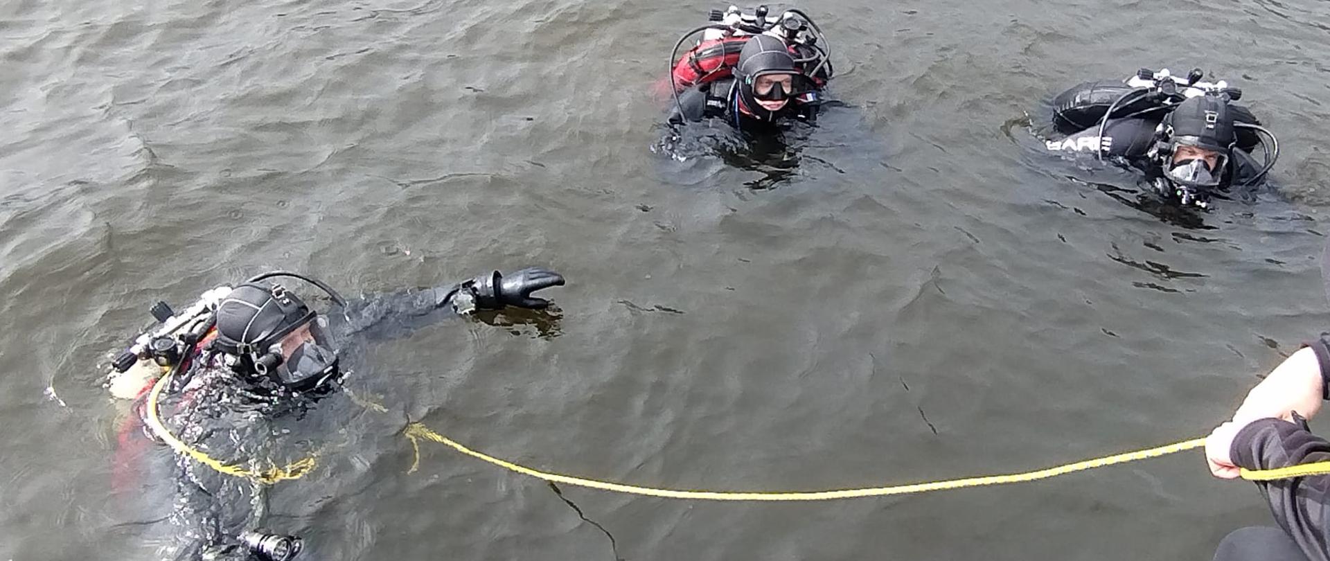 ĆWICZENIA SPECJALISTYCZNEJ GRUPY RATOWNICTWA WODNO – NURKOWEGO