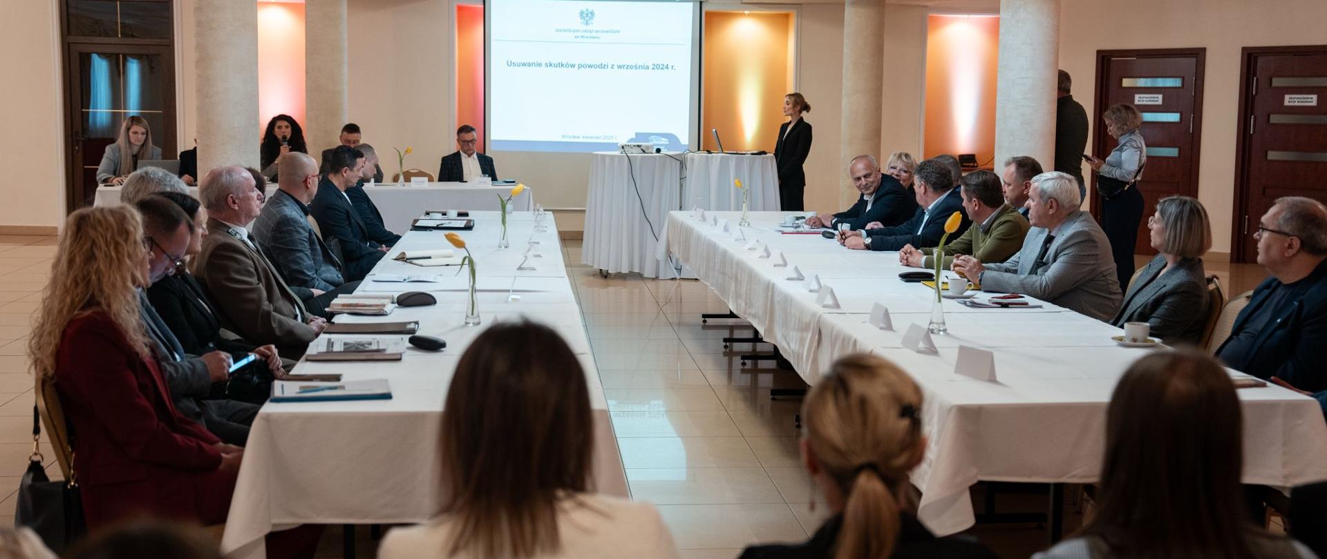 Samorządy otrzymują kolejne transze środków na odbudowę infrastruktury publicznej.