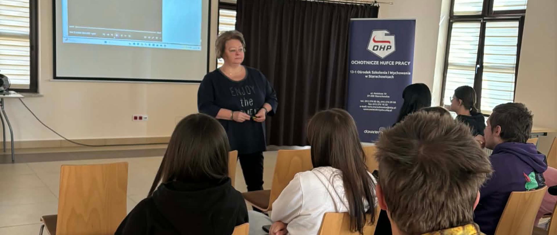 BĄDŹ SOBĄ NIE POD WPŁYWEM 