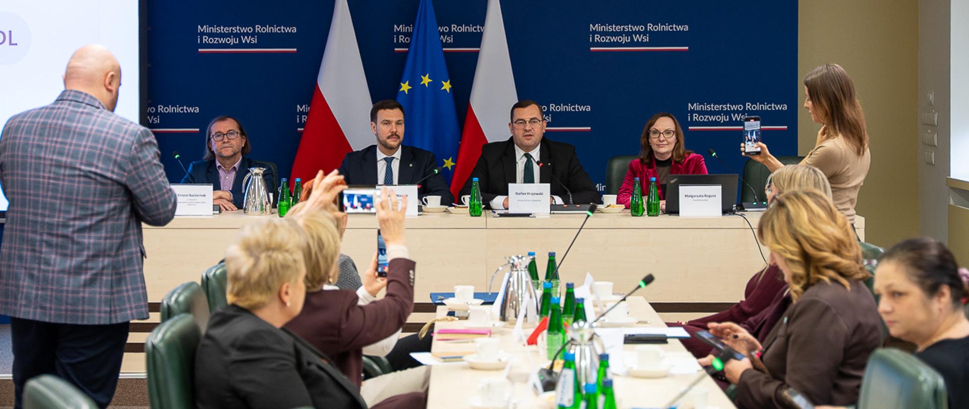 Minister Stefan Krajewski i wiceminister Adam Nowak (fot. MRiRW)