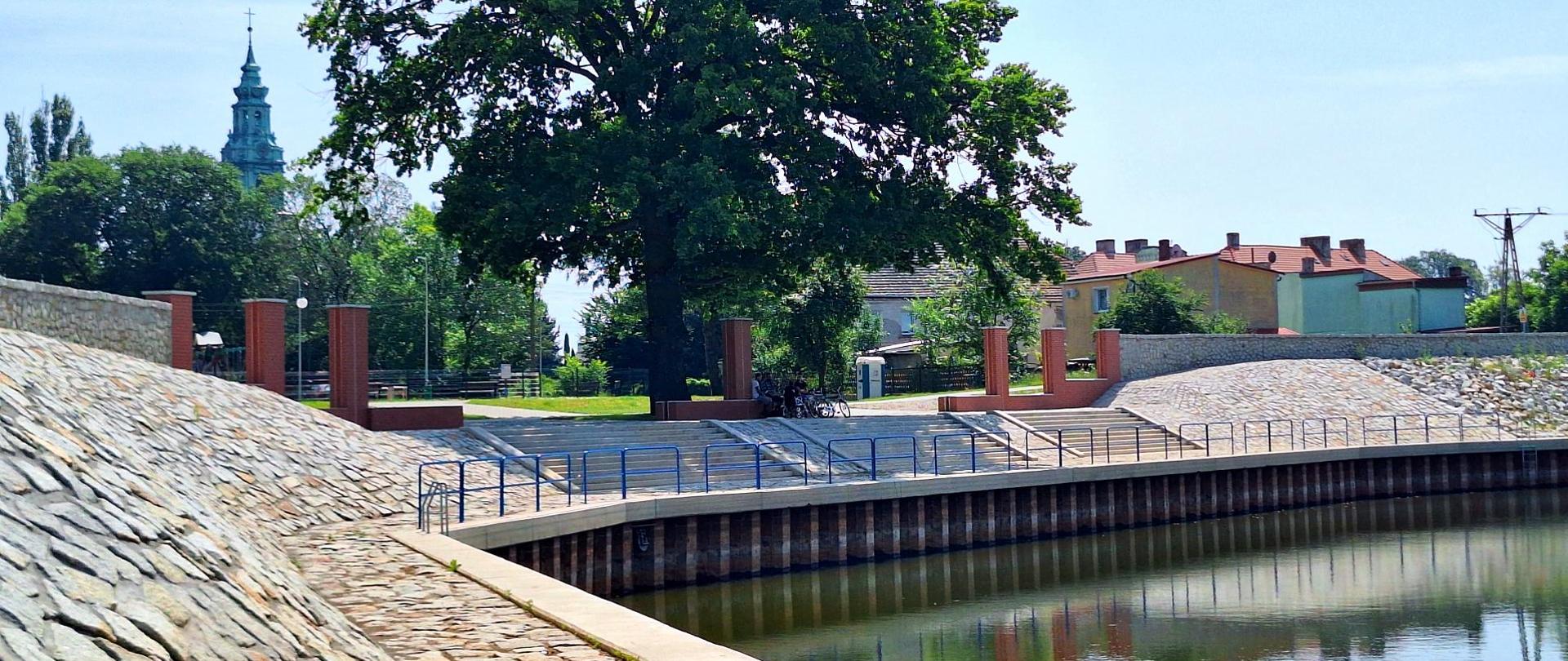 Zakończona rozbudowa wałów przeciwpowodziowych Odry i kanałów w Krośnie Odrzańskim.
