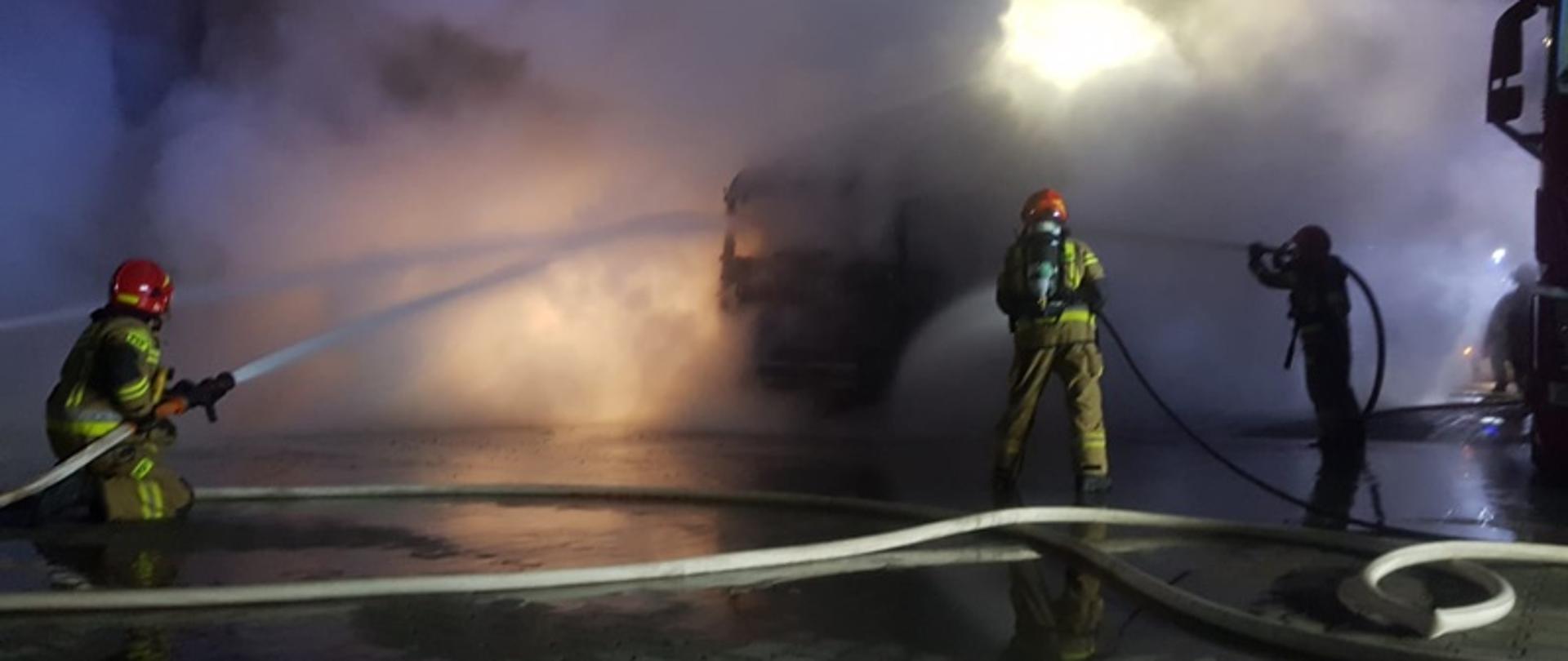 Pożar ciągnika siodłowego Scania przy ul. Zwycięstwa - Nysa