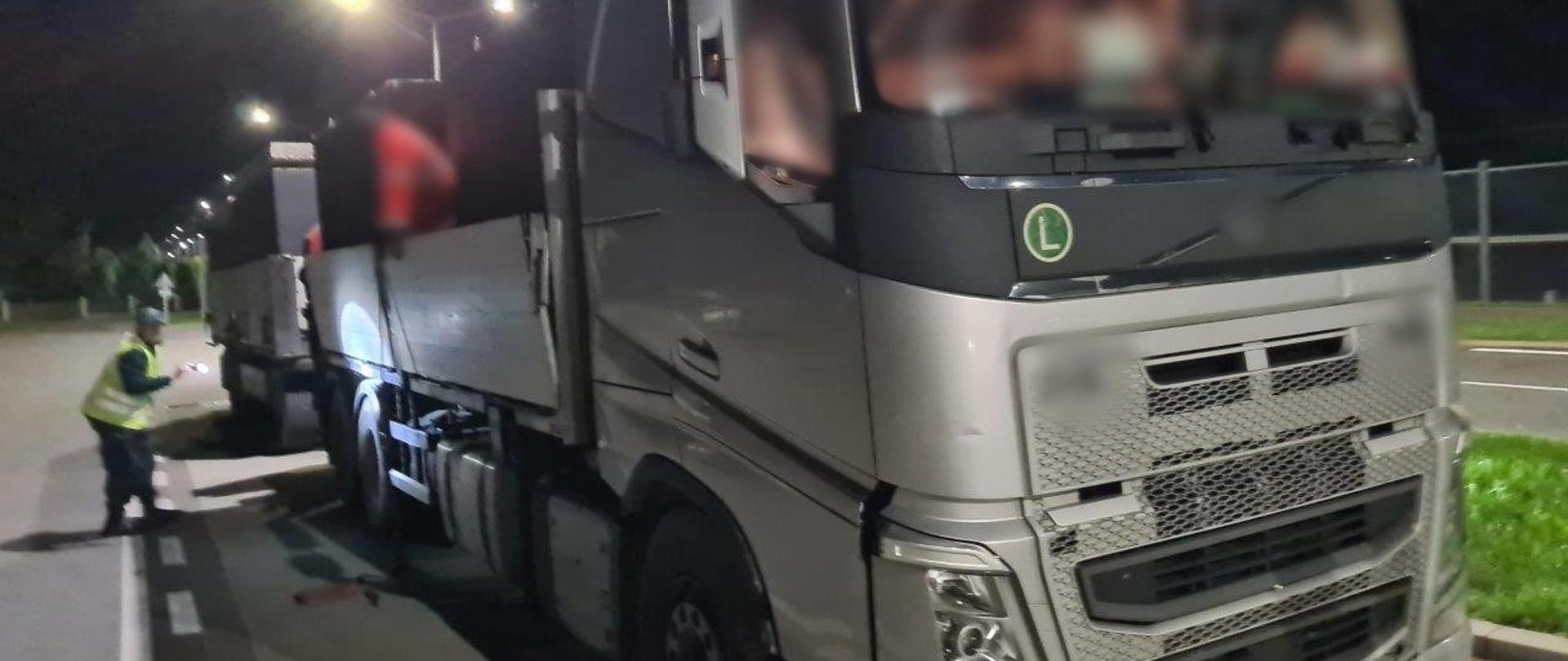 67 ton zamiast dopuszczalnych 40 ważył zespół pojazdów z szambami betonowymi. Ciężarówkę zatrzymał do kontroli patrol podkarpackiej Inspekcji Transportu Drogowego.