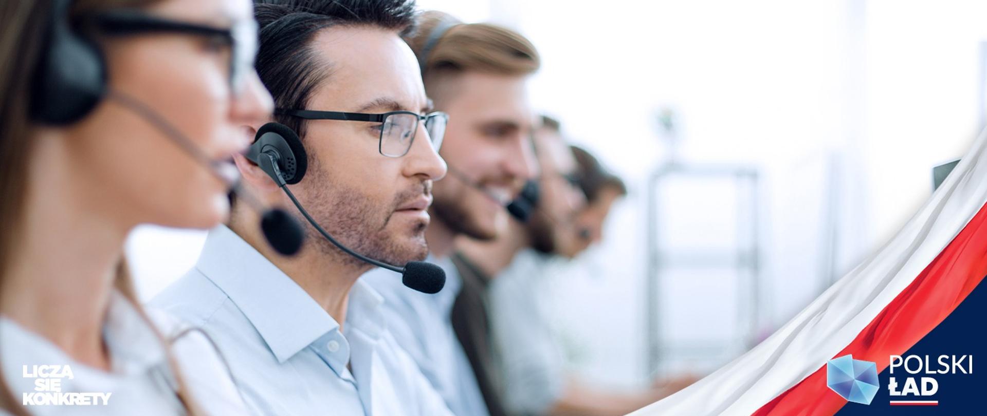 Ruszyła Infolinia dotycząca rządowego programu Polski Ład. Na grafice widać konsultantów Infolinii. W prawym dolnym roku widnieje napis Polski Ład.